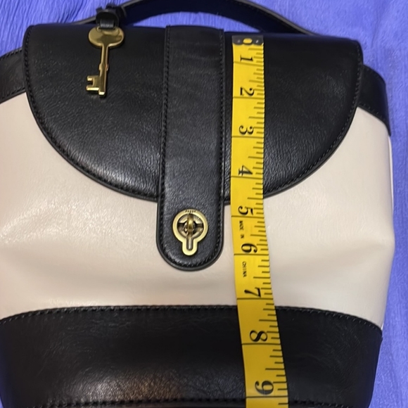 Fossil bucket bag purse - Picture 3 of 6